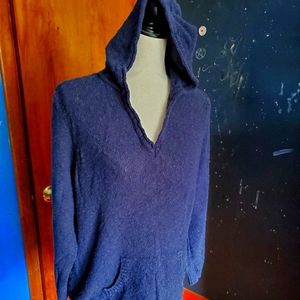 Hooded sweeter